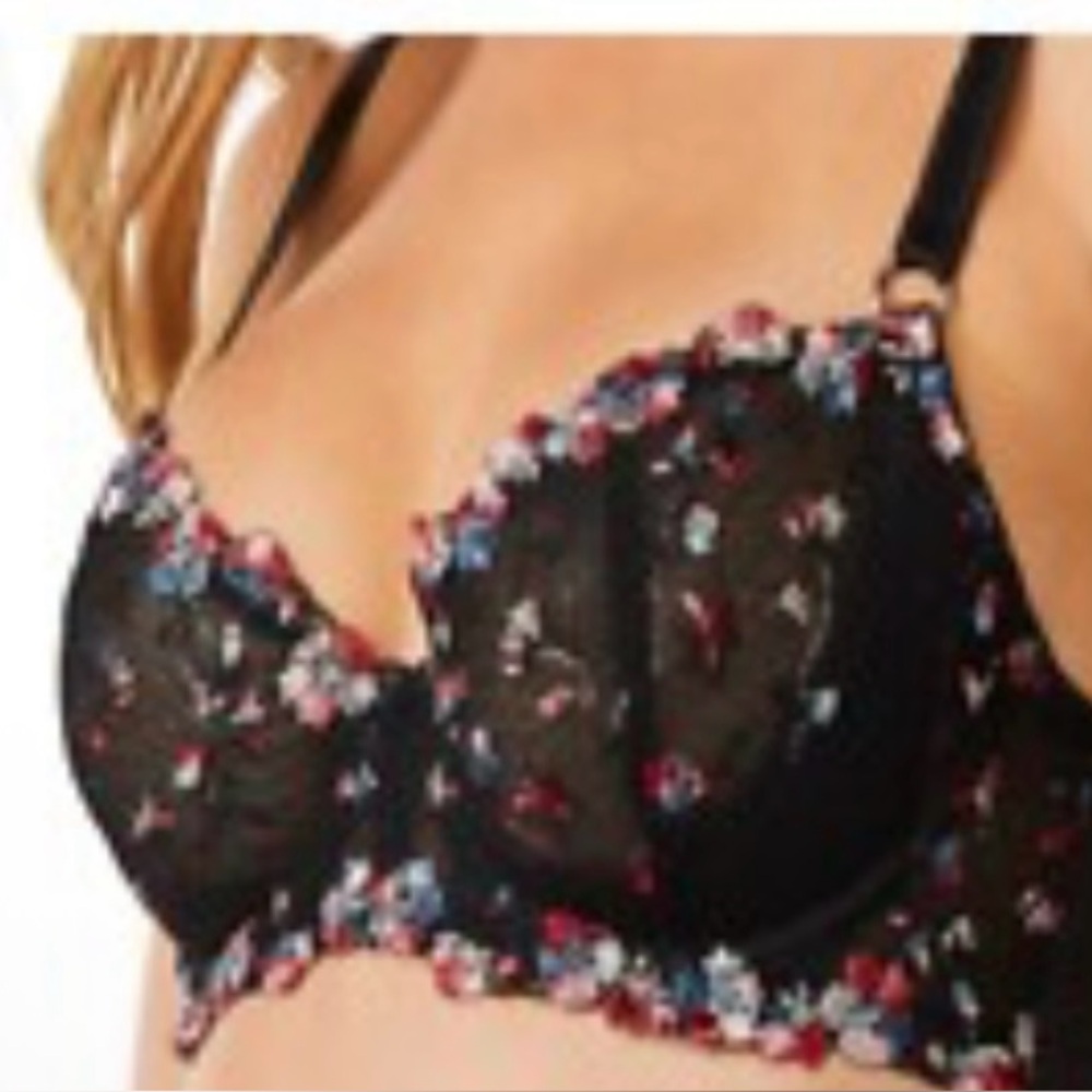 Sofia Vergara  Lace Underwire Bra